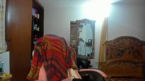 Snapshot of madam_sativa chatting on 04-21-26, 05:25 di online show from 04-21-26, 05:25