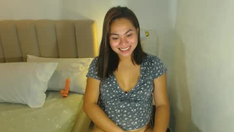 Snapshot of madame_ivy chatting on 06-18-26, 09:14 Ivy online show from 06-18-26, 09:14