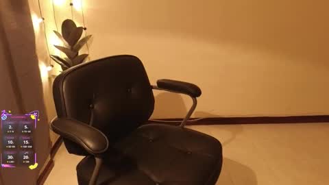 Madame La online show from 12-14-25, 09:58