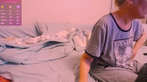 Snapshot of madamesquirttatti chatting on 11-18-25, 06:56 MadameSquirtTatti online show from 11-18-25, 06:56