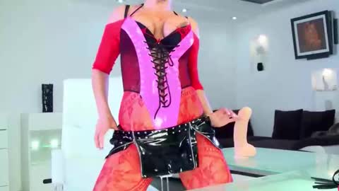 Snapshot of madamexxx777 chatting on 11-28-25, 02:36 MadameXXX777 online show from 11-28-25, 02:36