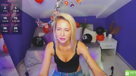 Snapshot of madammilly chatting on 10-24-25, 06:43 Evelyn online show from 10-24-25, 06:43