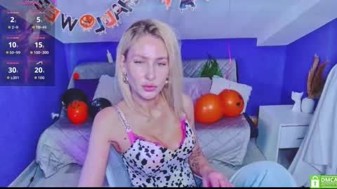 Snapshot of madammilly chatting on 10-30-25, 06:37 Evelyn online show from 10-30-25, 06:37