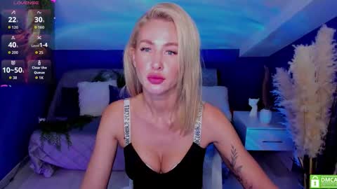 Snapshot of madammilly chatting on 11-10-25, 06:45 Evelyn online show from 11-10-25, 06:45