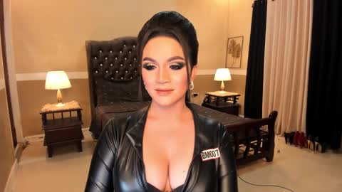 Snapshot of madammistressdominatrixxx chatting on 02-20-25, 01:03 Alison Kloss online show from 02-20-25, 01:03