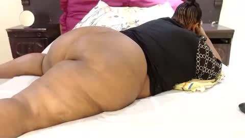 Snapshot of madamzee chatting on 03-04-25, 11:29 madamzee online show from 03-04-25, 11:29