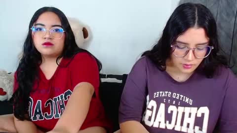 Snapshot of maddie_and_chelsea_ chatting on 01-12-25, 04:21 Maddie and Chelsea online show from 01-12-25, 04:21
