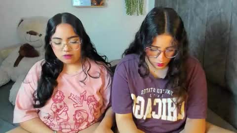 Snapshot of maddie_and_chelsea_ chatting on 12-22-25, 11:18 Maddie and Chelsea online show from 12-22-25, 11:18