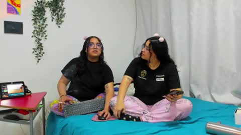 Snapshot of maddie_and_chelsea_ chatting on 03-22-26, 09:45 Maddie and Chelsea online show from 03-22-26, 09:45