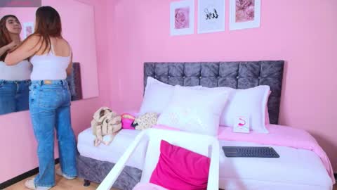 Snapshot of maddie_beauty chatting on 02-11-26, 08:47 Maddie online show from 02-11-26, 08:47