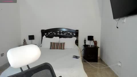 Snapshot of maddie_foxx chatting on 01-17-26, 12:54 Maddie online show from 01-17-26, 12:54