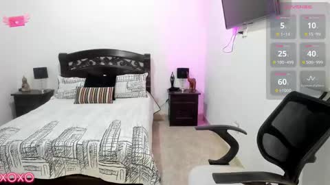 Snapshot of maddie_foxx chatting on 02-09-26, 12:42 Maddie online show from 02-09-26, 12:42