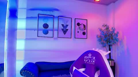 maddie_t18 online show from 03-27-26, 11:43