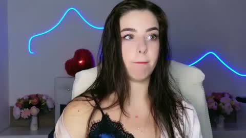 Snapshot of maddieperezz chatting on 06-25-26, 08:46 maddieperezz online show from 06-25-26, 08:46