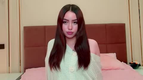 Snapshot of maddieperezz_ chatting on 05-17-26, 06:15 Madelaine online show from 05-17-26, 06:15