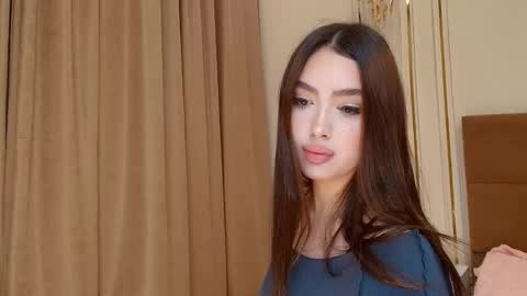 Snapshot of maddieperezz_ chatting on 05-19-26, 08:15 Madelaine online show from 05-19-26, 08:15
