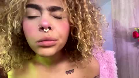 Snapshot of maddiiebrooks chatting on 10-21-25, 06:08 Maddie online show from 10-21-25, 06:08