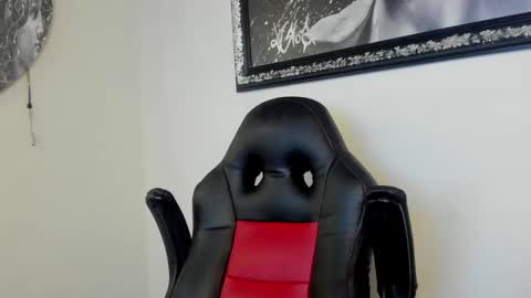 Maddox Santana online show from 02-20-25, 04:07