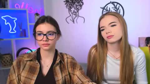 Snapshot of maddy_moah chatting on 03-12-26, 05:57 maddy moah online show from 03-12-26, 05:57