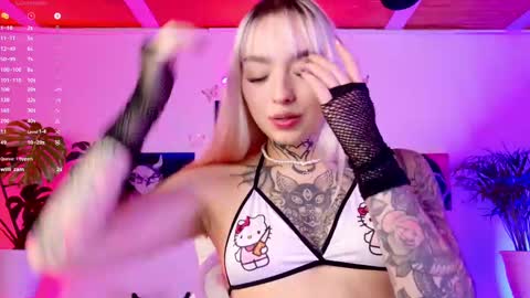 maddy_uwu online show from 02-20-25, 12:30