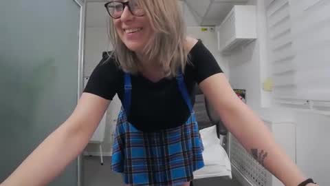 Maddy online show from 06-15-26, 01:46