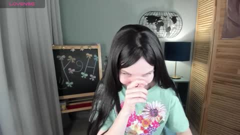 madelaines online show from 11-30-25, 08:40