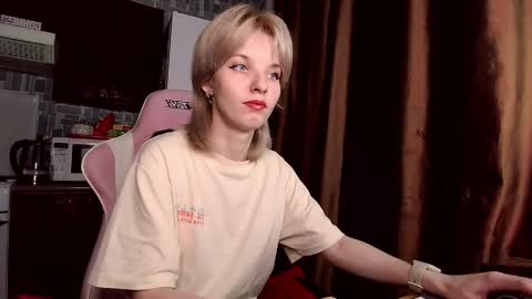 Snapshot of madelaines chatting on 05-28-26, 05:32 madelaines online show from 05-28-26, 05:32