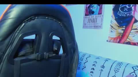 Snapshot of madeleine_love21 chatting on 11-11-25, 04:12 Madeleine online show from 11-11-25, 04:12