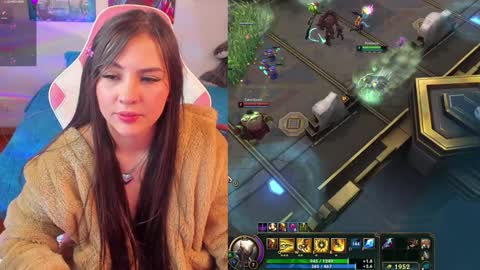 Snapshot of madeleine_shinobi chatting on 12-22-24, 02:06 Emily Only Fans online show from 12-22-24, 02:06