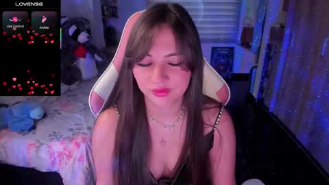 Snapshot of madeleine_shinobi chatting on 11-11-25, 10:32 Emily Only Fans online show from 11-11-25, 10:32