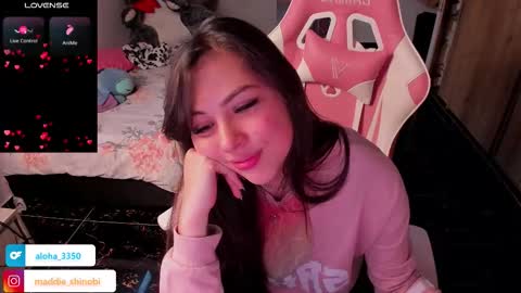 Snapshot of madeleine_shinobi chatting on 12-17-25, 10:38 Emily Only Fans online show from 12-17-25, 10:38