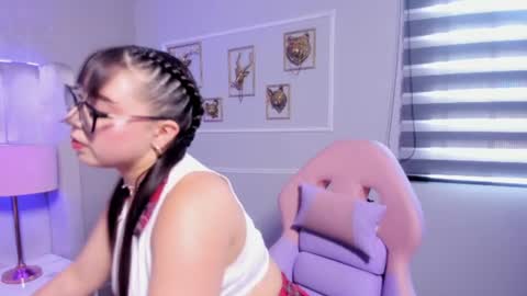 Snapshot of madeleynrose chatting on 06-24-26, 07:57 Madeleyn online show from 06-24-26, 07:57