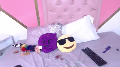 Madeline online show from 02-05-25, 07:10