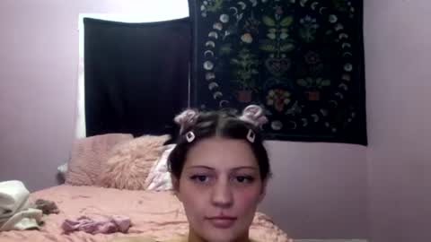 Snapshot of madelinevalentine chatting on 02-26-26, 04:22 madeline online show from 02-26-26, 04:22