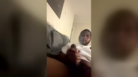 Snapshot of mademoney313 chatting on 05-18-26, 02:18 mademoney313 online show from 05-18-26, 02:18