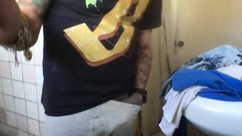 Snapshot of madeyoulook818 chatting on 02-02-26, 08:40 madeyoulook818 online show from 02-02-26, 08:40