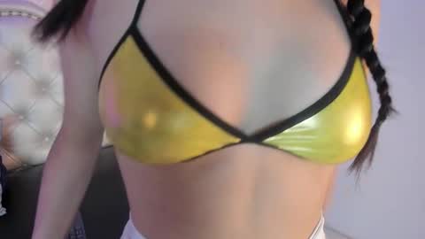 Snapshot of madhison_5 chatting on 10-26-25, 08:26 madhison_5 online show from 10-26-25, 08:26