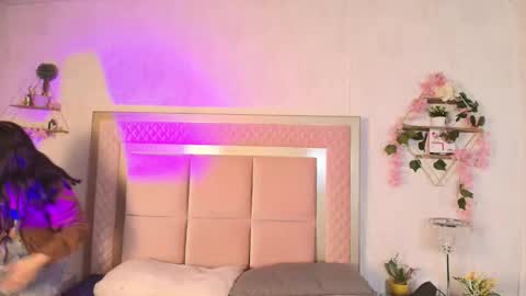 Snapshot of madhison_5 chatting on 03-01-26, 12:18 madhison_5 online show from 03-01-26, 12:18