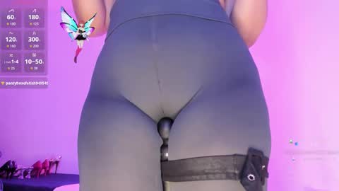 Snapshot of madii_smth chatting on 11-24-25, 04:12 Madisson Smith online show from 11-24-25, 04:12