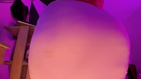 Snapshot of madii_smth chatting on 12-14-25, 06:45 Madisson Smith online show from 12-14-25, 06:45