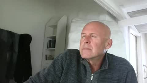 madio1187940 online show from 10-24-25, 02:13