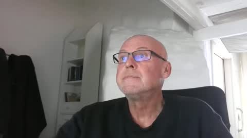 madio1187940 online show from 11-28-25, 12:08