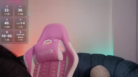 Snapshot of madison__beer chatting on 12-22-25, 11:35 Madison online show from 12-22-25, 11:35