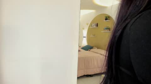 MADISON  online show from 10-20-25, 11:43