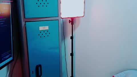 madison_oli online show from 01-13-25, 03:26