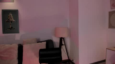 Maddi Collins online show from 11-11-25, 08:09