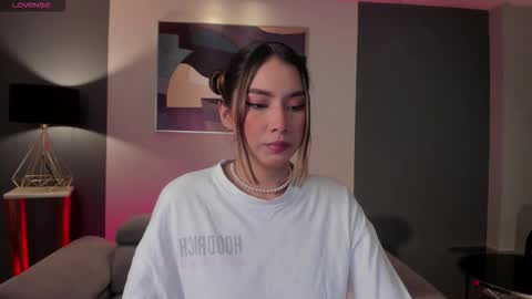 Maddi Collins online show from 12-14-25, 11:04