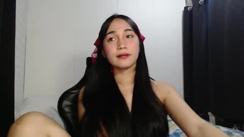 Snapshot of madisonfoxy chatting on 10-25-25, 05:08 Madison Fox online show from 10-25-25, 05:08