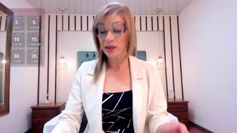 Snapshot of madissonlow chatting on 05-04-26, 11:39 Miss Madisson online show from 05-04-26, 11:39