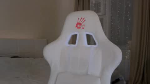 Snapshot of madissson chatting on 10-28-25, 05:37 Madi Soon online show from 10-28-25, 05:37